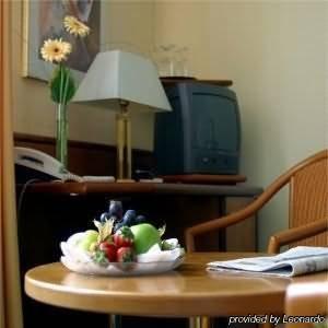 Hotel Kurfuerstendamm Am Adenauerplatz เบอร์ลิน ภายนอก รูปภาพ